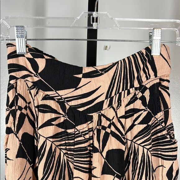 Wild Fable Tropical Print Black Ankle Pants with Wide-Leg Design - Picture 6 of 7